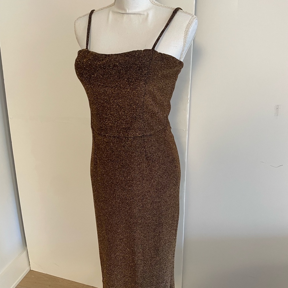Dress The Population - Picture 2 of 6
